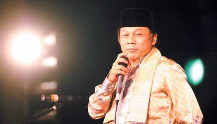 Mengenal Penceramah Kondang: KH Zainuddin MZ